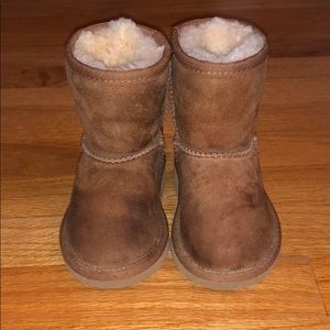 Classic Toddler Chestnut UGG boots